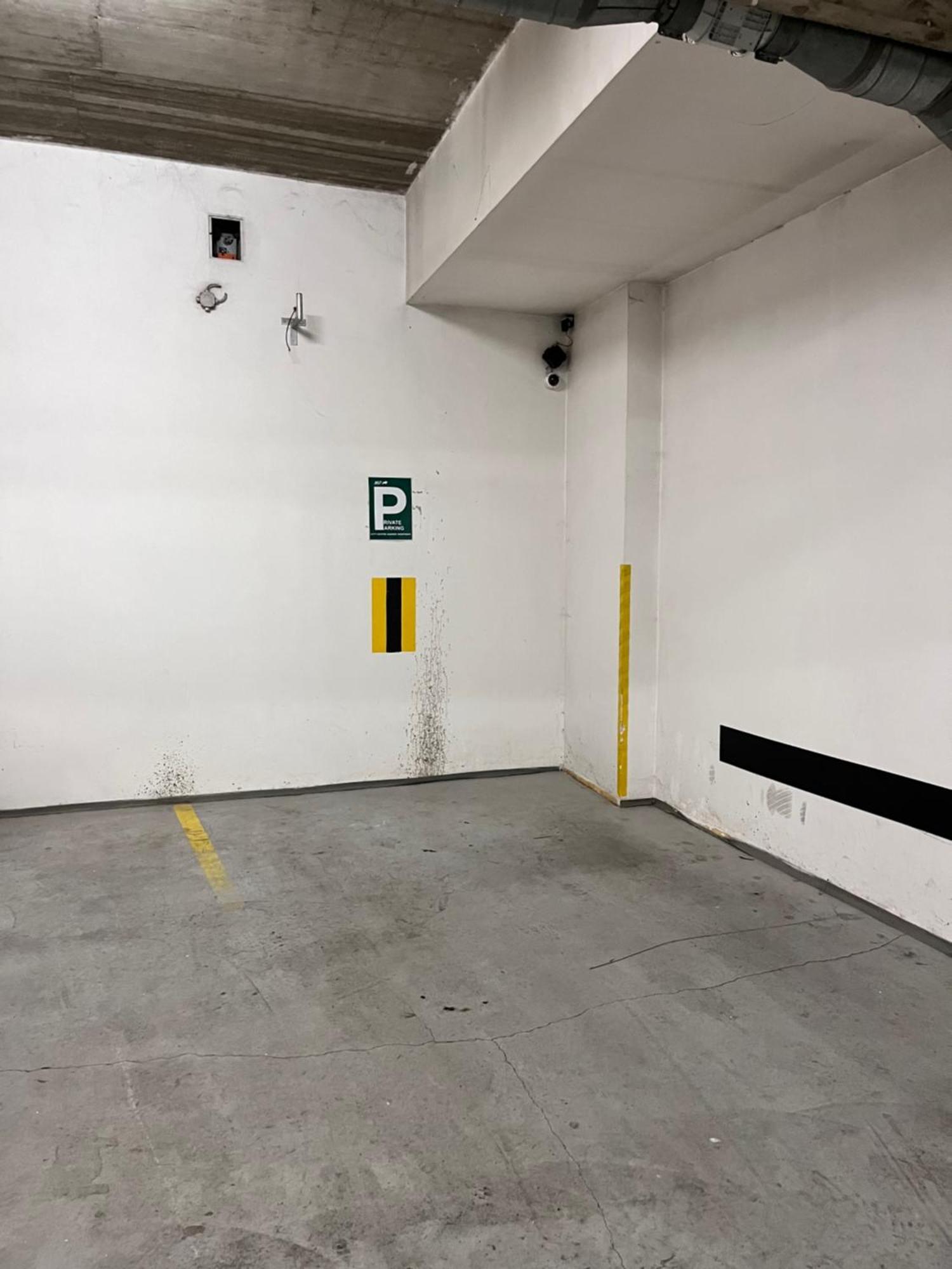 Centre With Parking Appartamento